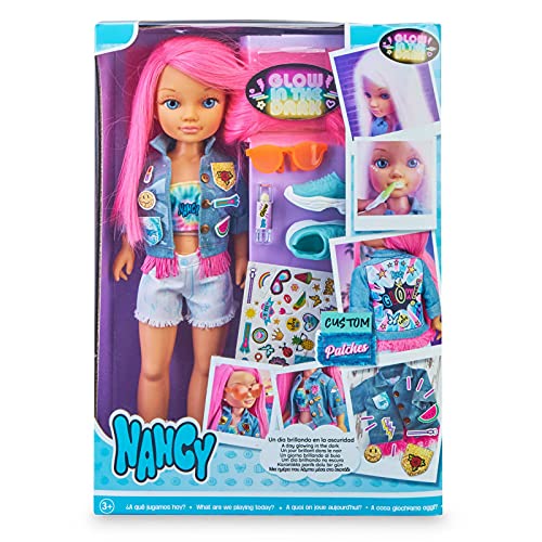Nancy - Um dia claro no escuro, com cabelo rosa e batom brilhante e acessórios personalizáveis ​​para crianças a partir de 3 anos, famosas, (700016637)